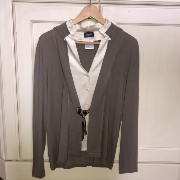 Basler cardigan with removable silk bib. - Picture 10 of 10
